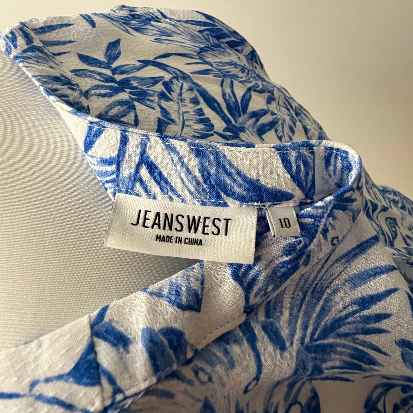 Jeanswest Blue Tropical Floral Blouse Size AU 10 Pre-Loved