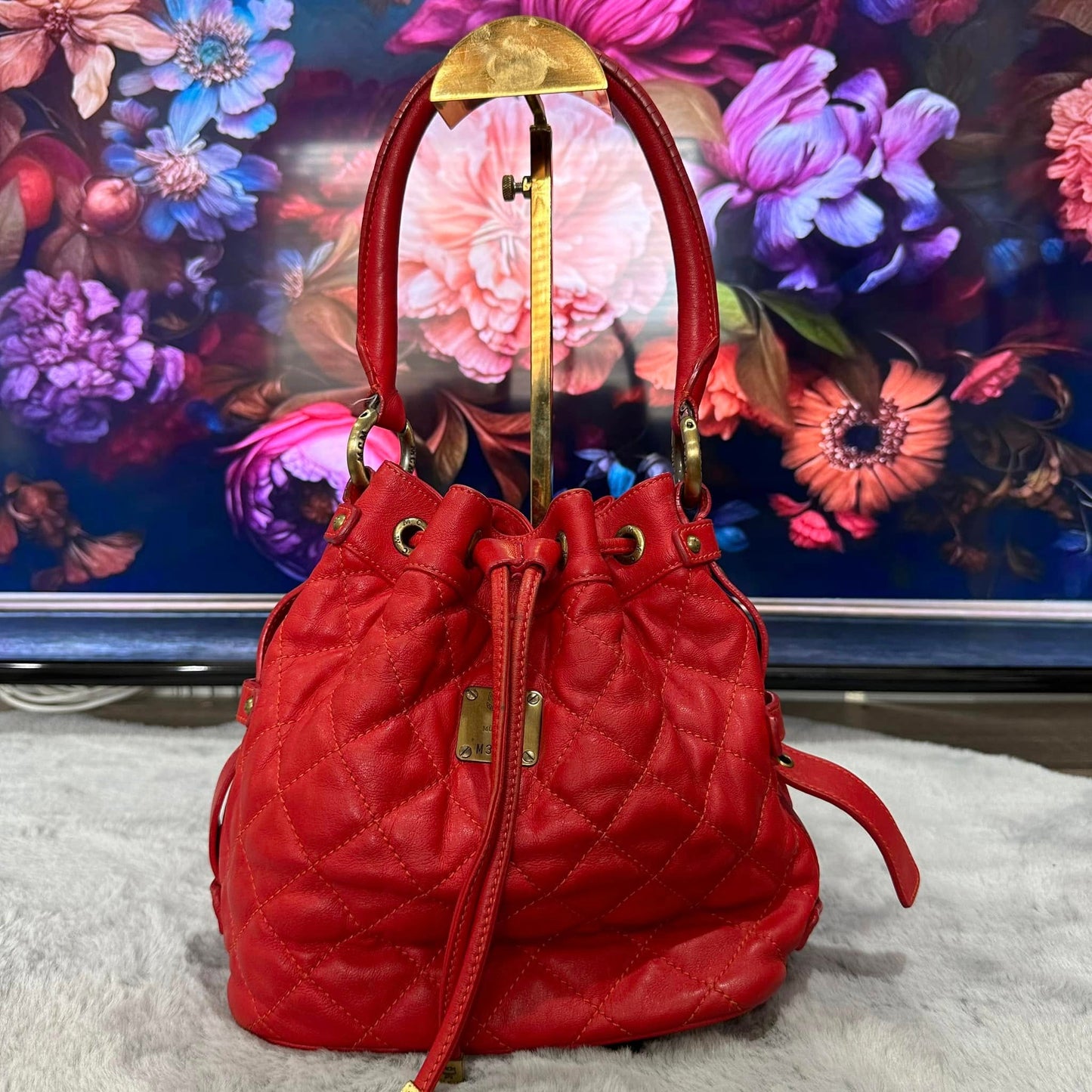 Pre-loved MCM Bucket Bag Red