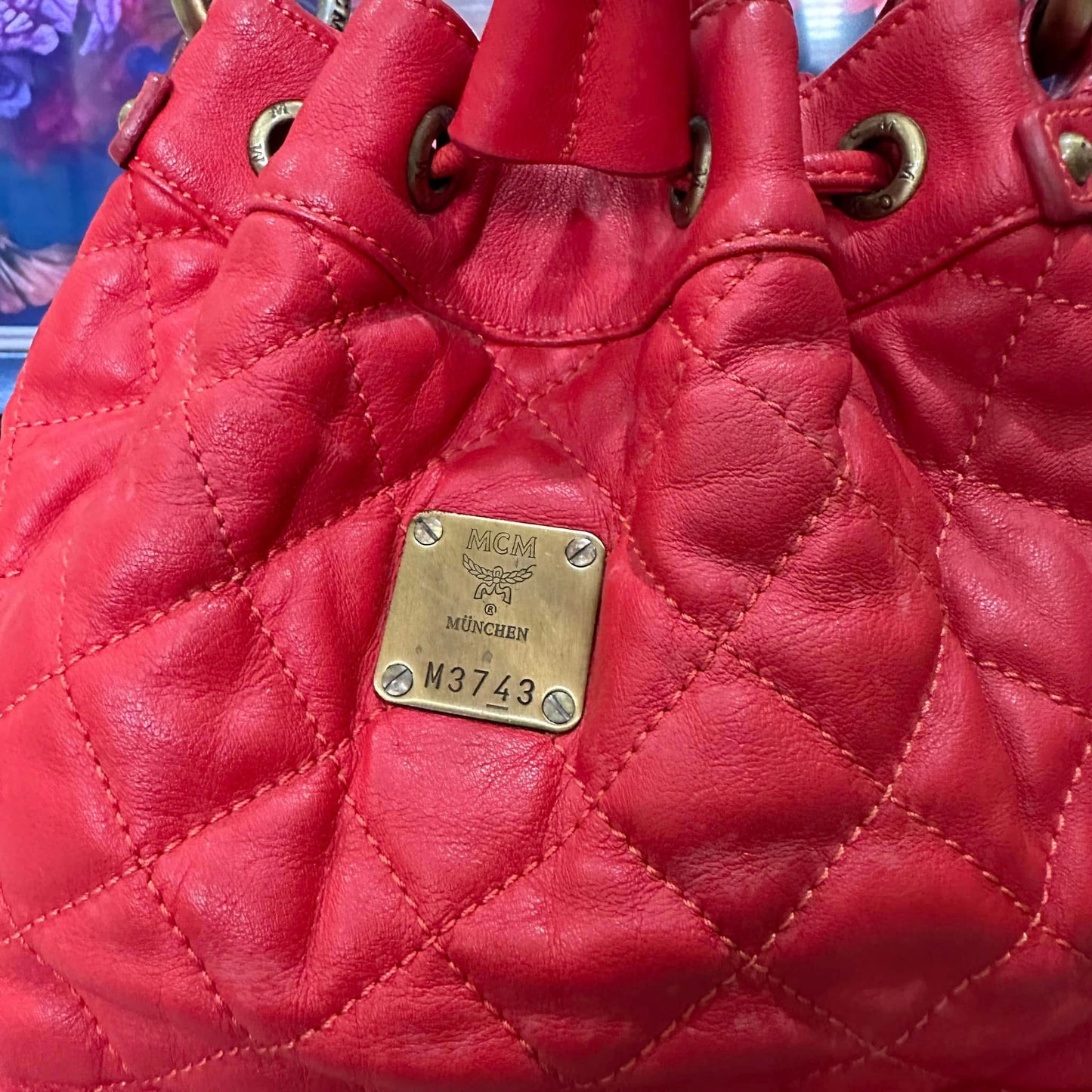 Pre-loved MCM Bucket Bag Red