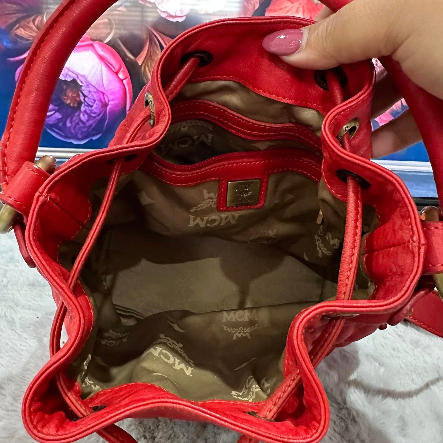 Pre-loved MCM Bucket Bag Red