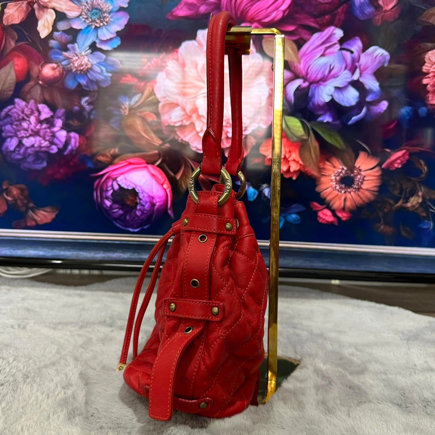 Pre-loved MCM Bucket Bag Red