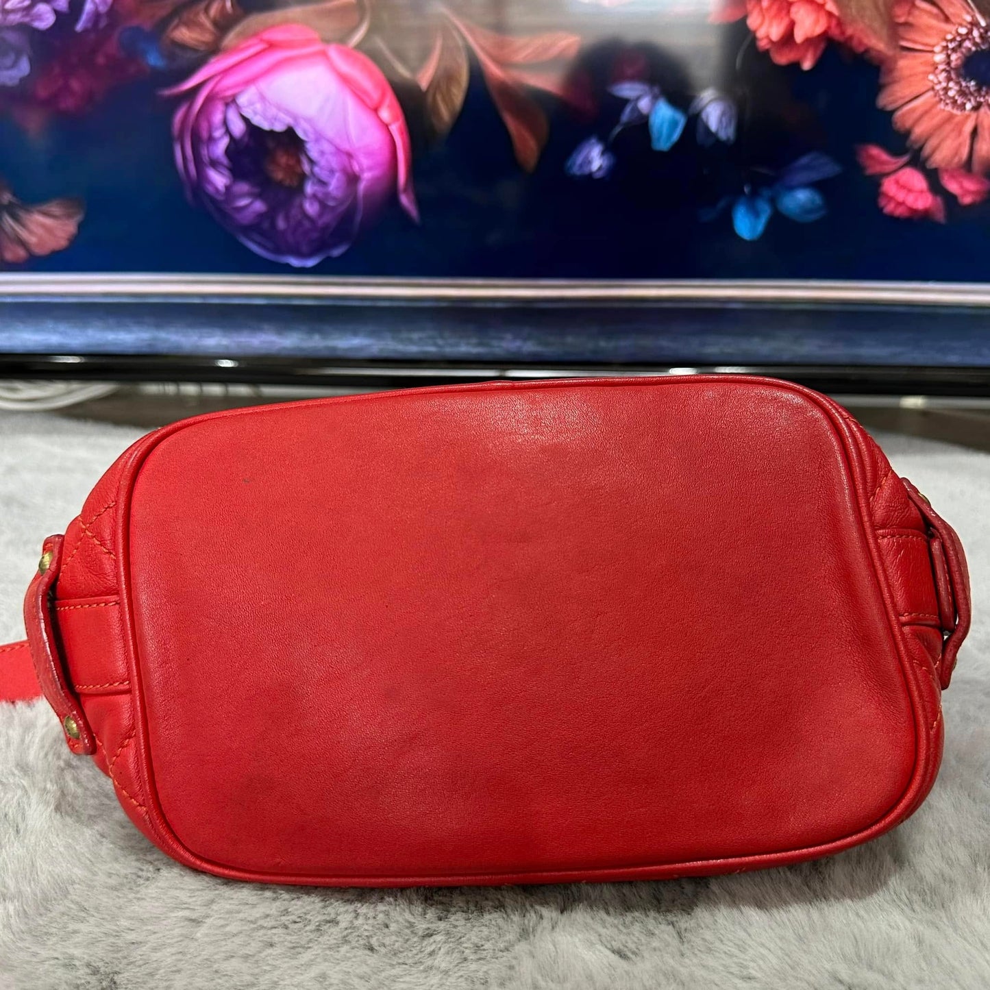 Pre-loved MCM Bucket Bag Red