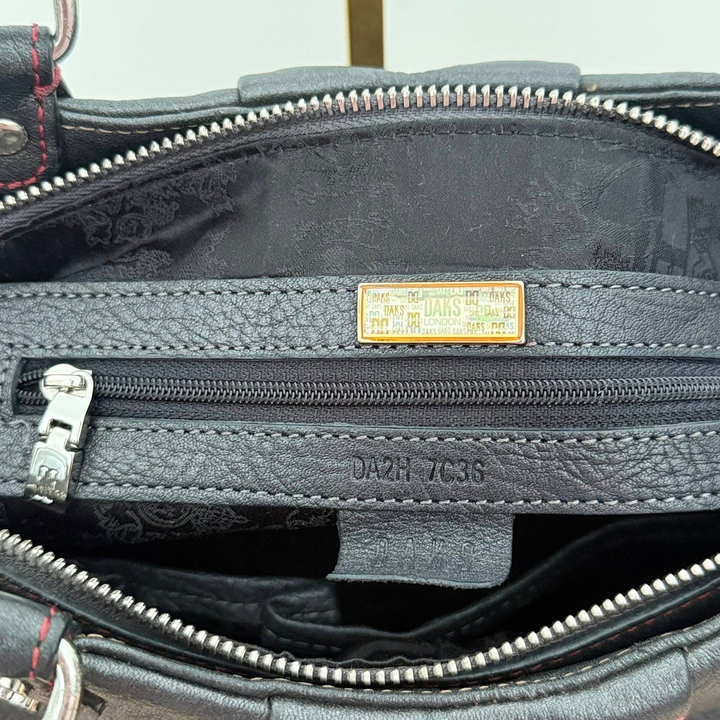 Pre-loved Daks Handbag/Shoulder Bag