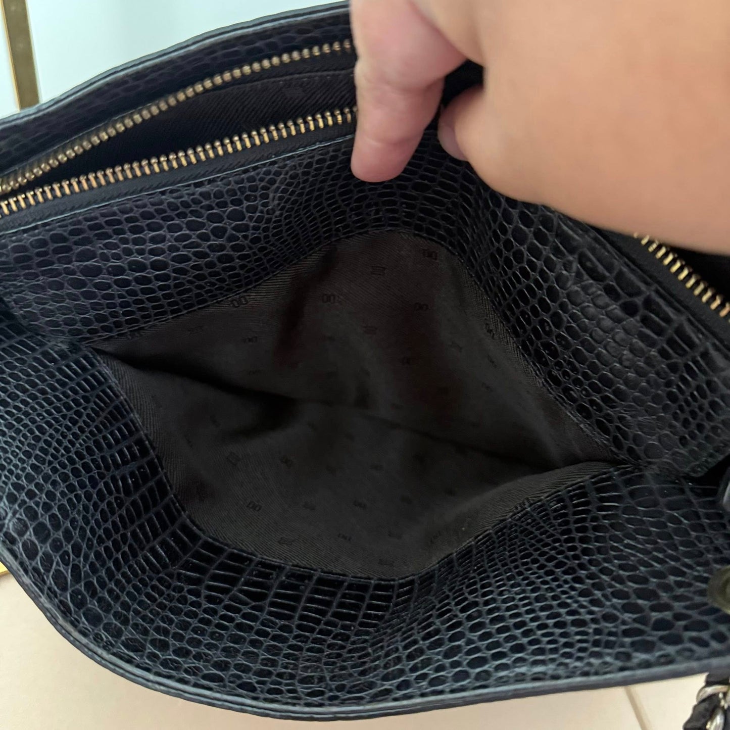 Pre-loved DAKS Black Croc-Embossed Leather Chain Shoulder Bag