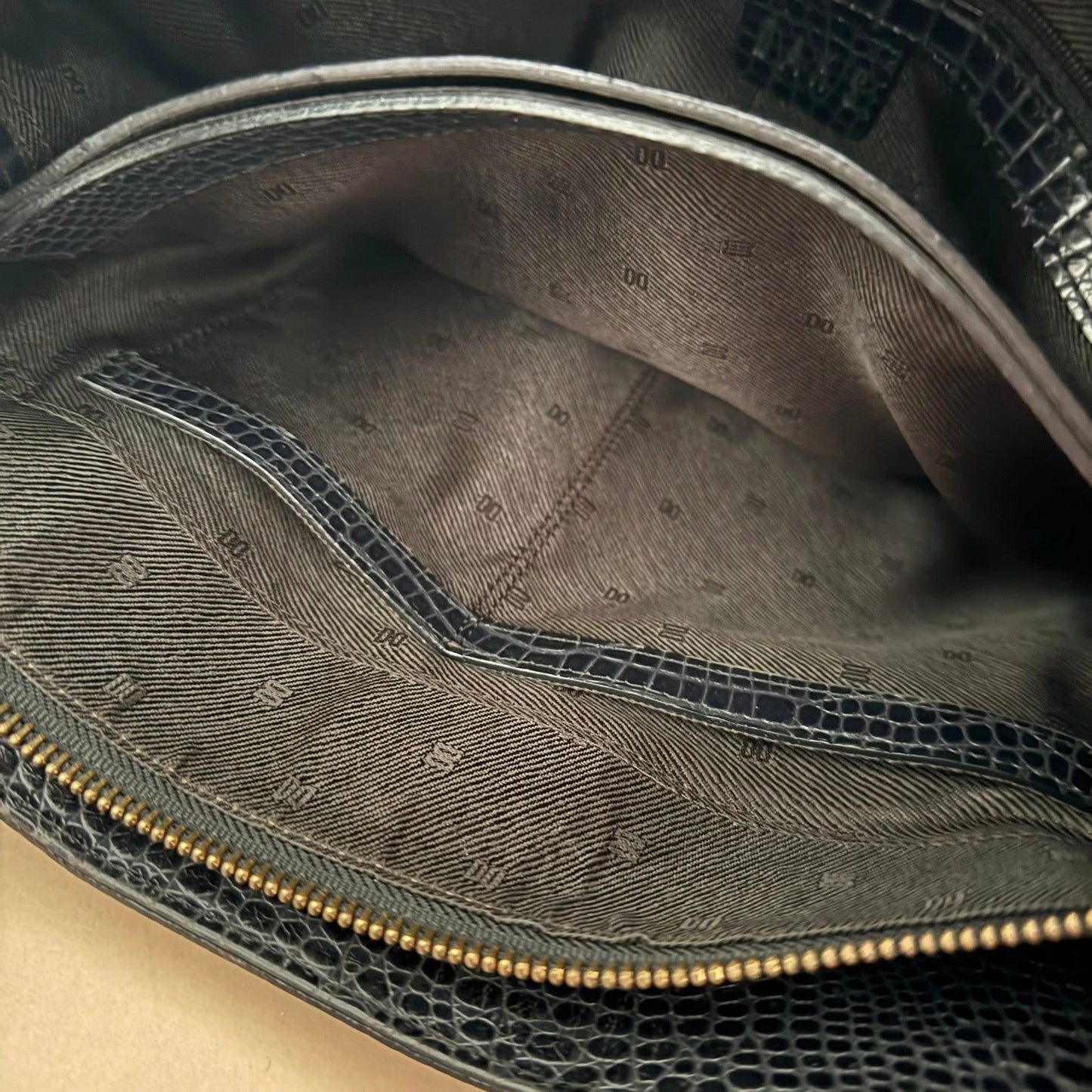 Pre-loved DAKS Black Croc-Embossed Leather Chain Shoulder Bag
