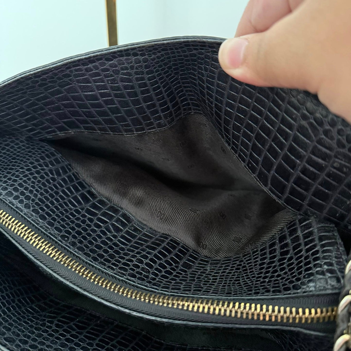 Pre-loved DAKS Black Croc-Embossed Leather Chain Shoulder Bag