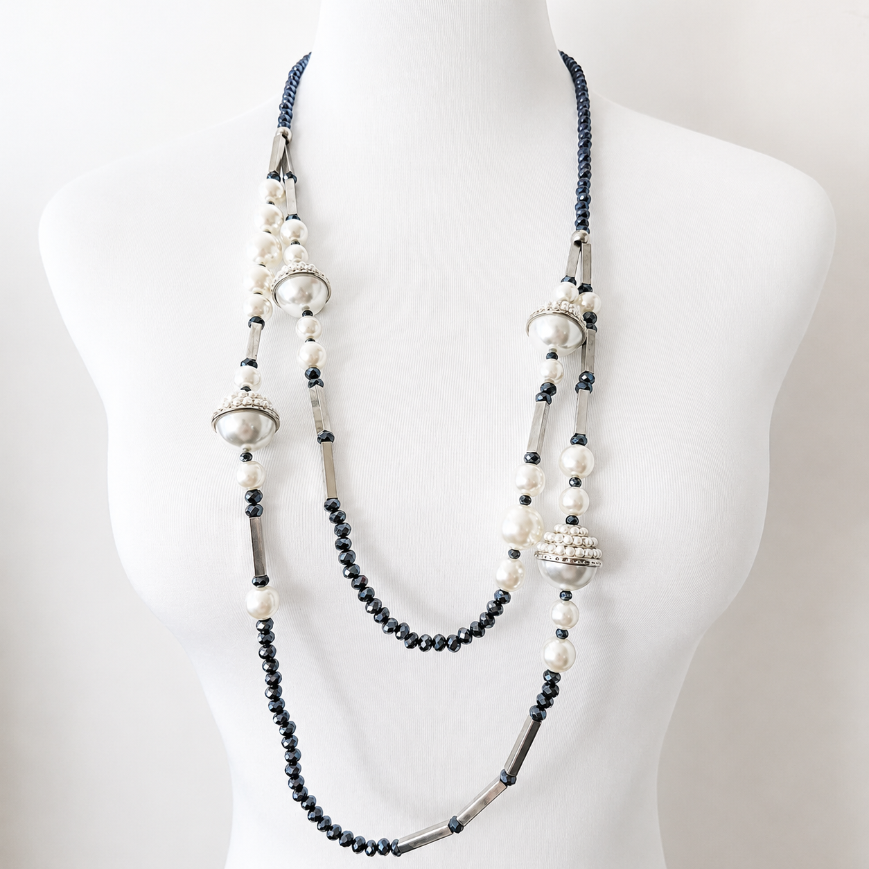 Elegant Pearl & Navy Beaded Long Necklace Pre-Loved