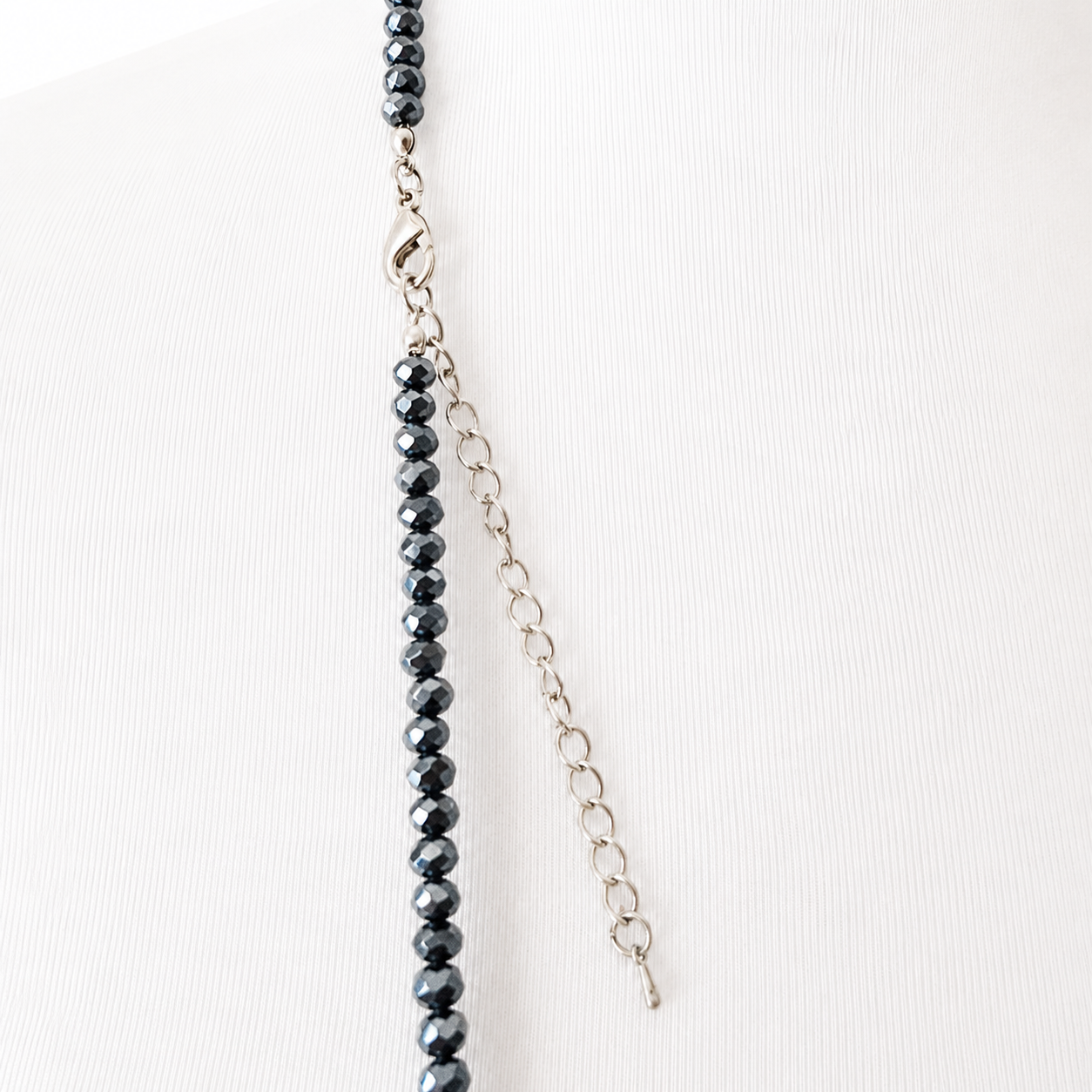 Elegant Pearl & Navy Beaded Long Necklace Pre-Loved