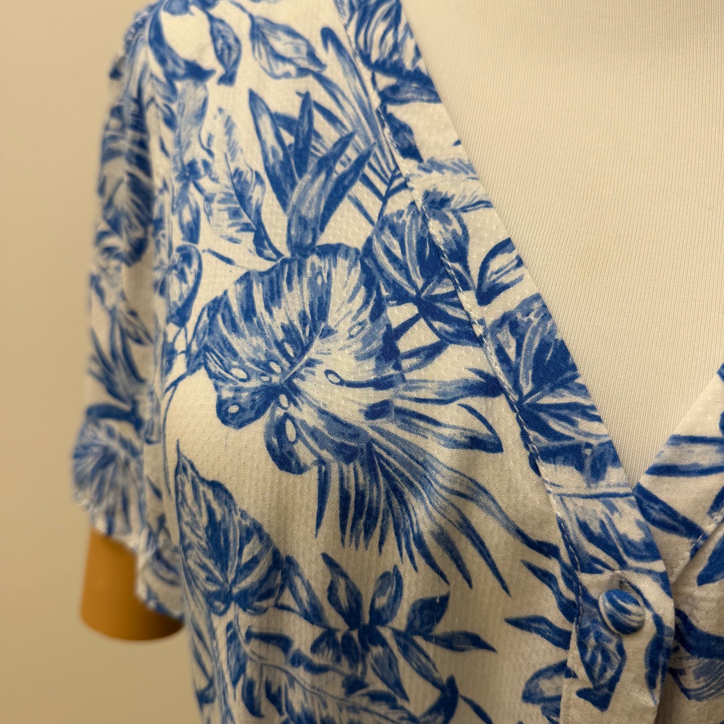 Jeanswest Blue Tropical Floral Blouse Size AU 10 Pre-Loved
